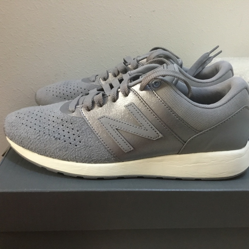 NWB NEW BALANCE WOMEN WRL24TQ SHOES SIZE 8 M/ 10M